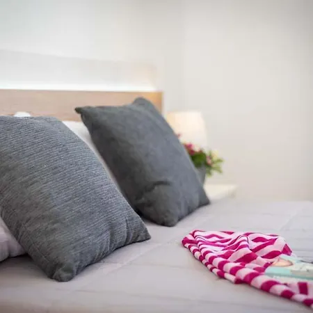 Villa Playa De Fanabe Sleeps 8 With Pool Air Con And Wifi Costa Adeje (Tenerife)