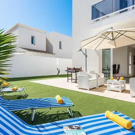 Playa De Fanabe Sleeps 8 With Pool Air Con And Wifi *